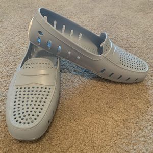 Floafers Men’s Size 10 (Grey)